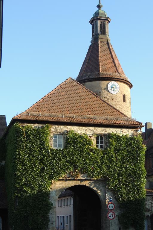 Hotel-Gasthof Neue Post Leutershausen  Exteriör bild
