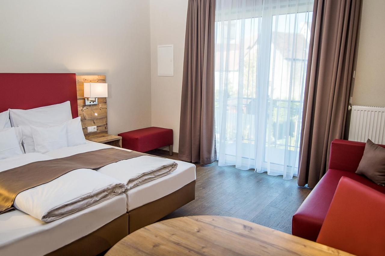 Hotel-Gasthof Neue Post Leutershausen  Exteriör bild