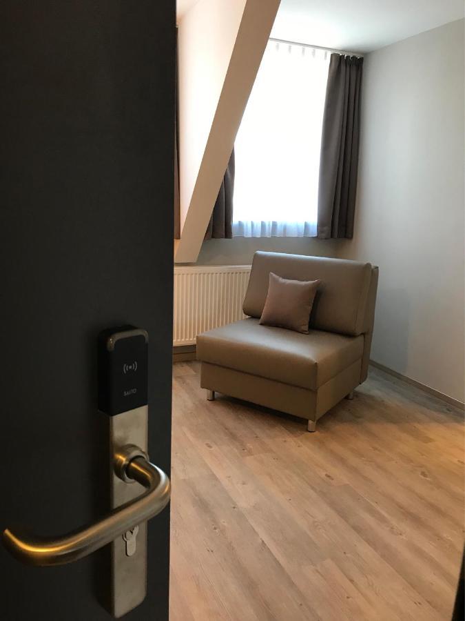 Hotel-Gasthof Neue Post Leutershausen  Exteriör bild